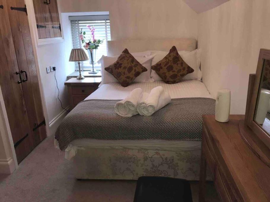 Chic 2 Bed Peak District Cottage Barn Near Alton Towers, Polar Bears, Chatsworth House Leek Buitenkant foto
