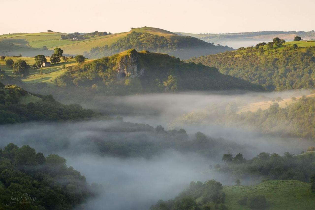 Chic 2 Bed Peak District Cottage Barn Near Alton Towers, Polar Bears, Chatsworth House Leek Buitenkant foto