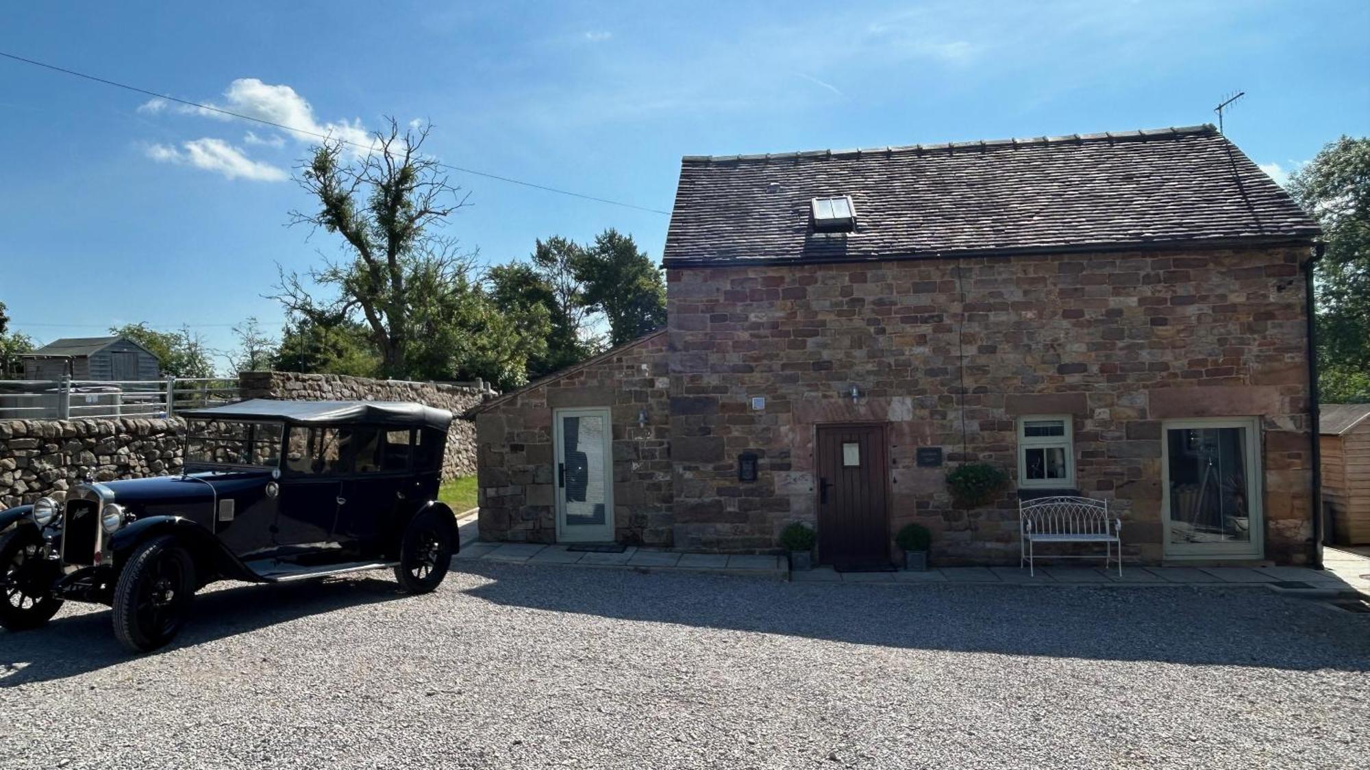 Chic 2 Bed Peak District Cottage Barn Near Alton Towers, Polar Bears, Chatsworth House Leek Buitenkant foto